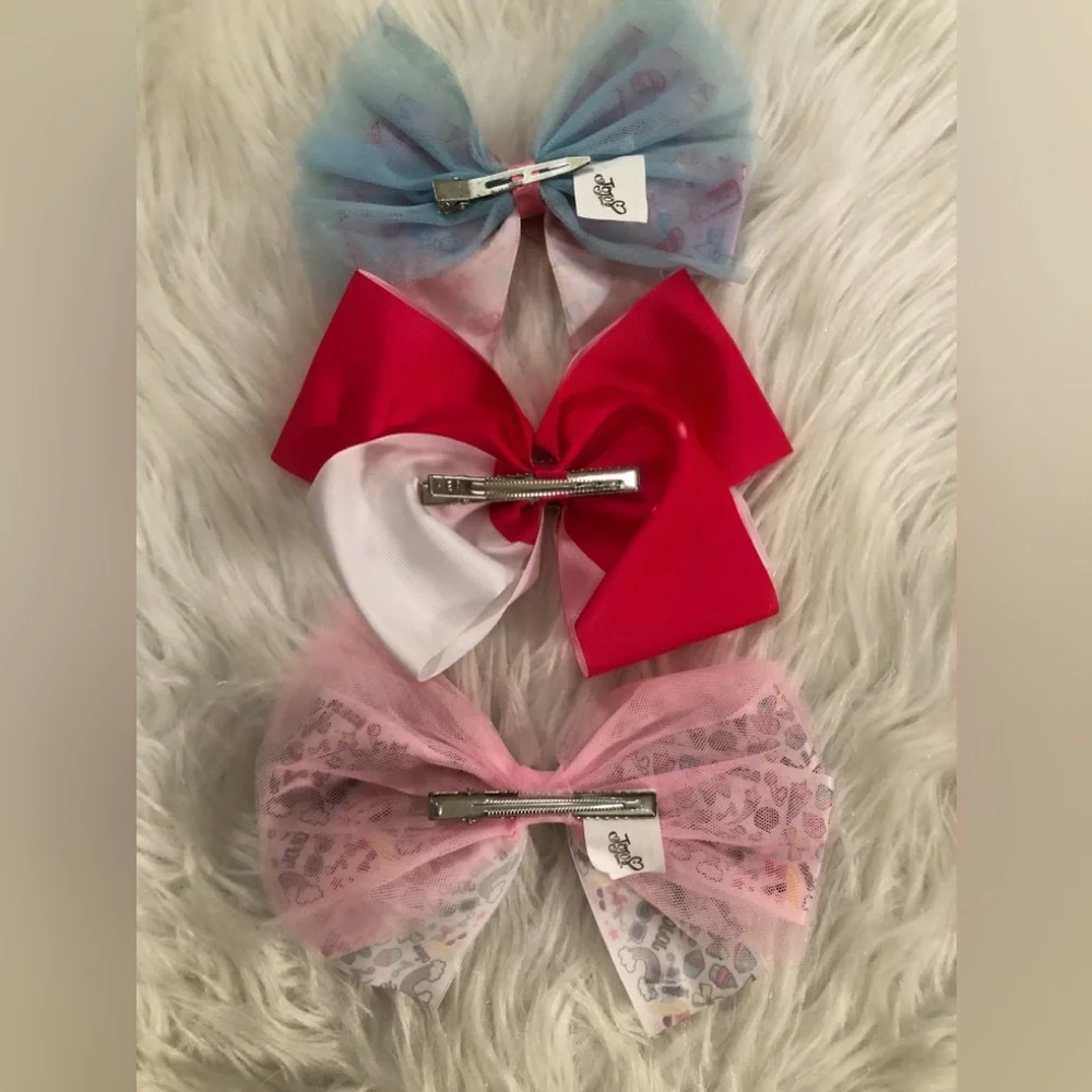 3 Jojo Siwa bows